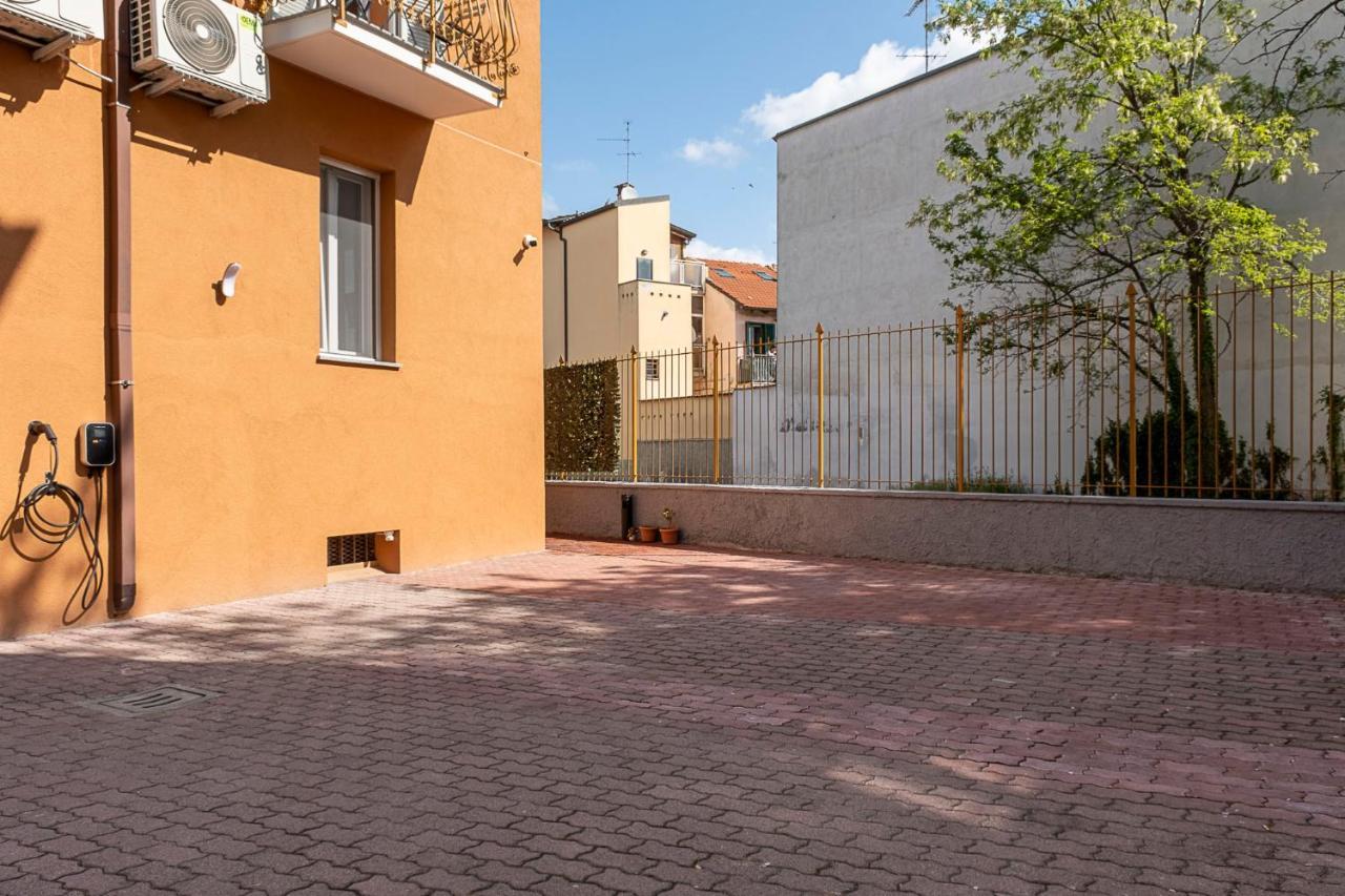 Leader Apartment 4 - Monzino - Hockey Msg Arena - Linate - Milan Exterior photo